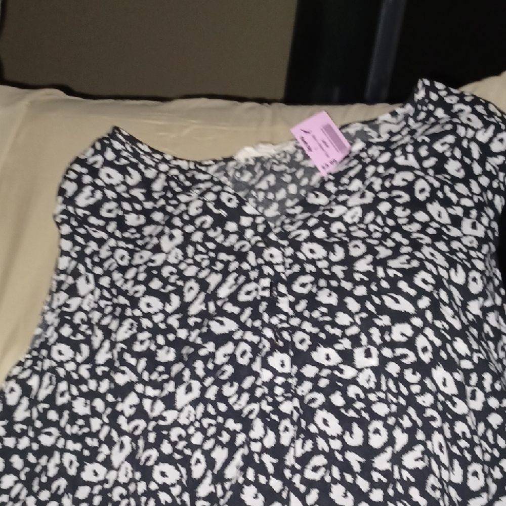Chic Black and White Patterned Blouse